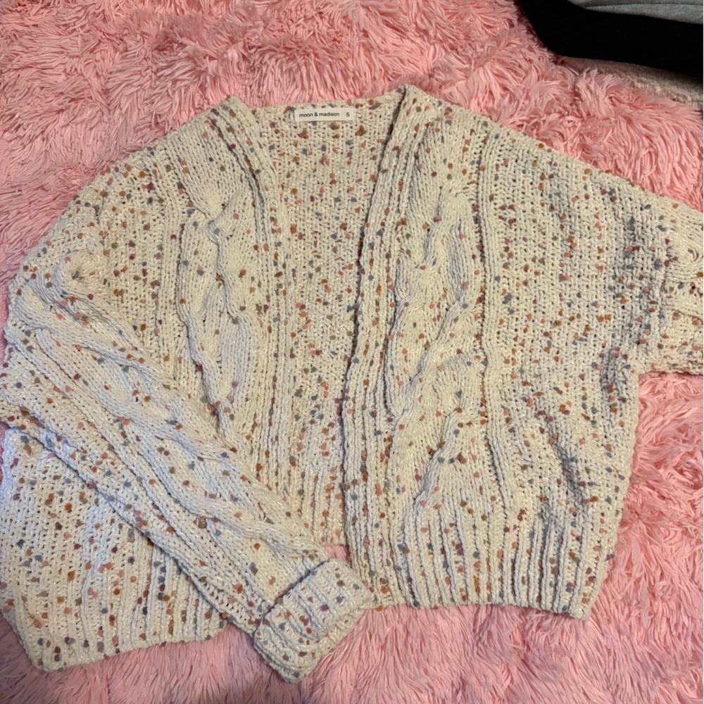 Knitted and cropped moon and madison cardigan! size small.